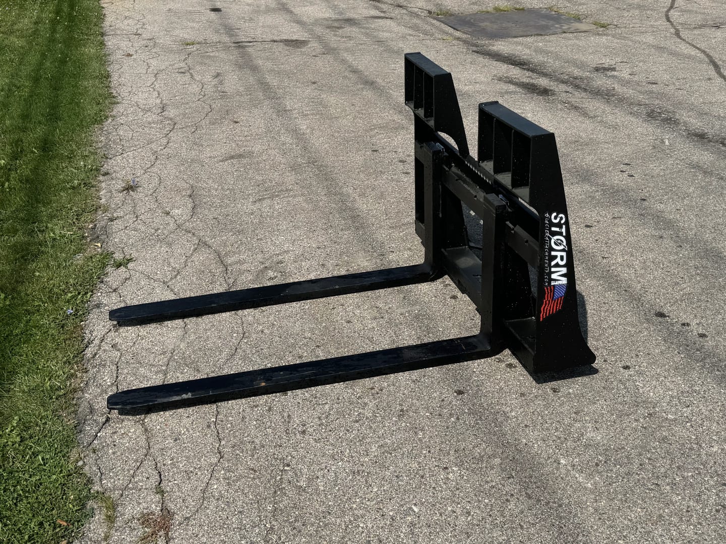 48in 4500 Lb Storm Pallet Forks 1440x1080